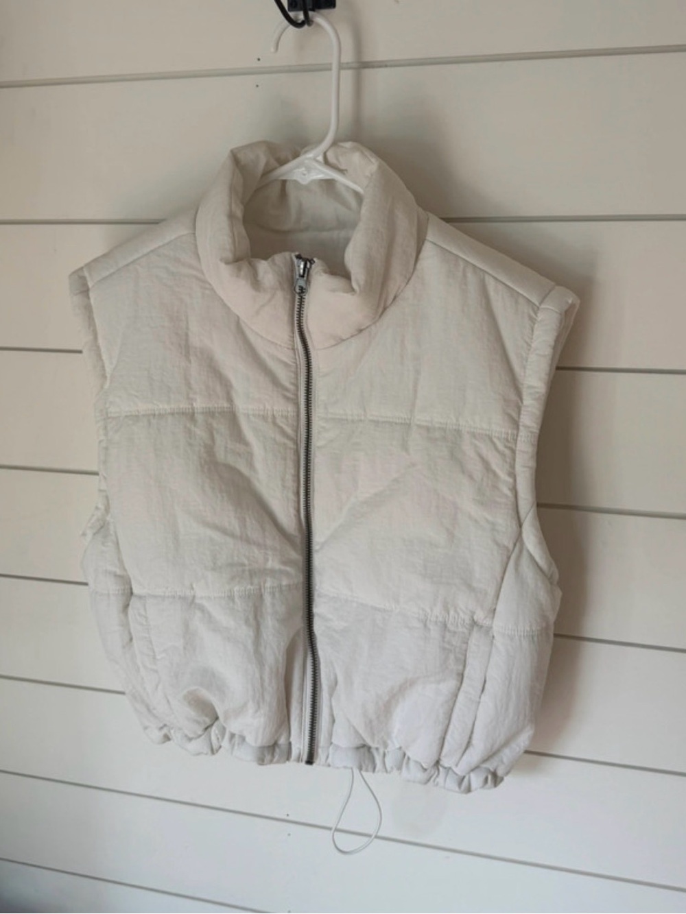 Women’s Thread + Supply Cropped Puffer Vest  Ivory Size M
